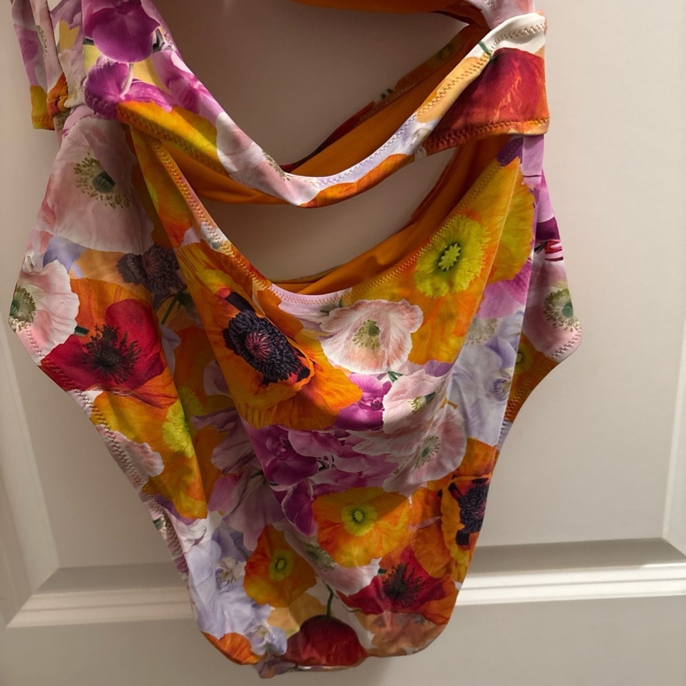 Aerie Swimsuit Size Medium One Piece Hi Cut Cutout Floral One Shoulder Padded - Picture 8 of 8